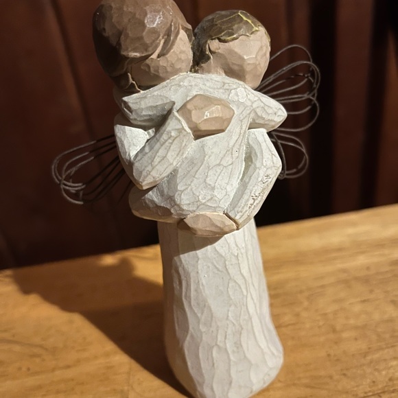 Willow Tree - Angle’s Embrace - Picture 1 of 2